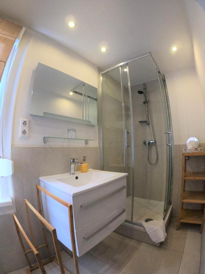 City Hotel Diez Bagian luar foto