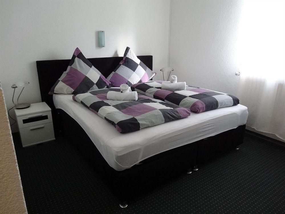 City Hotel Diez Bagian luar foto