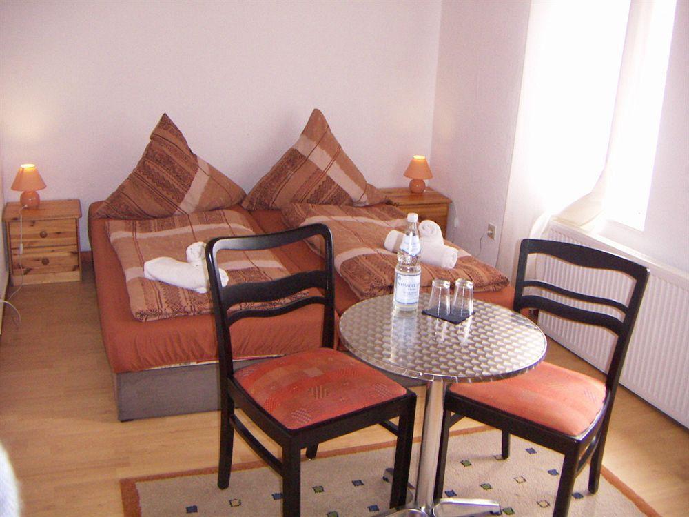 City Hotel Diez Bagian luar foto