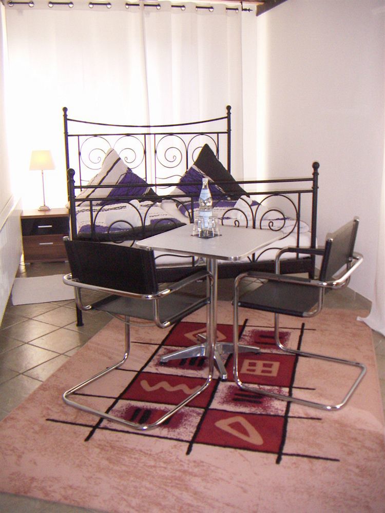 City Hotel Diez Bagian luar foto