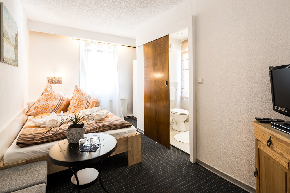City Hotel Diez Bagian luar foto