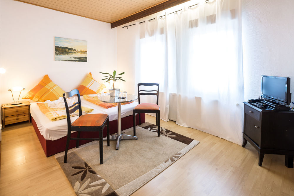 City Hotel Diez Bagian luar foto