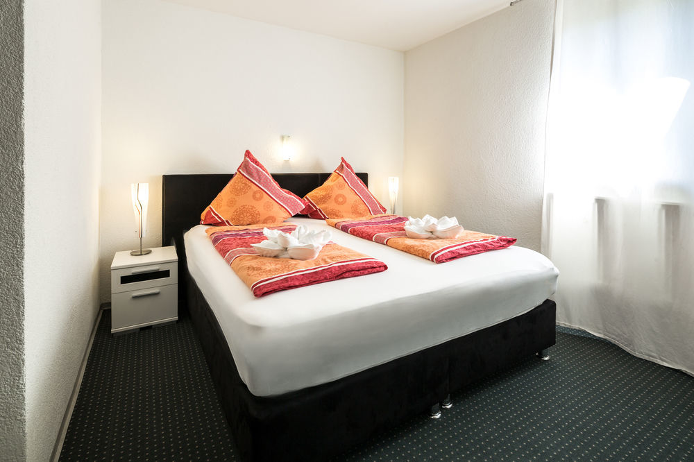 City Hotel Diez Bagian luar foto