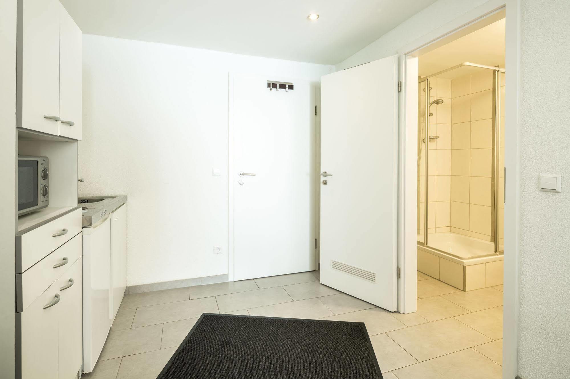 City Hotel Diez Bagian luar foto