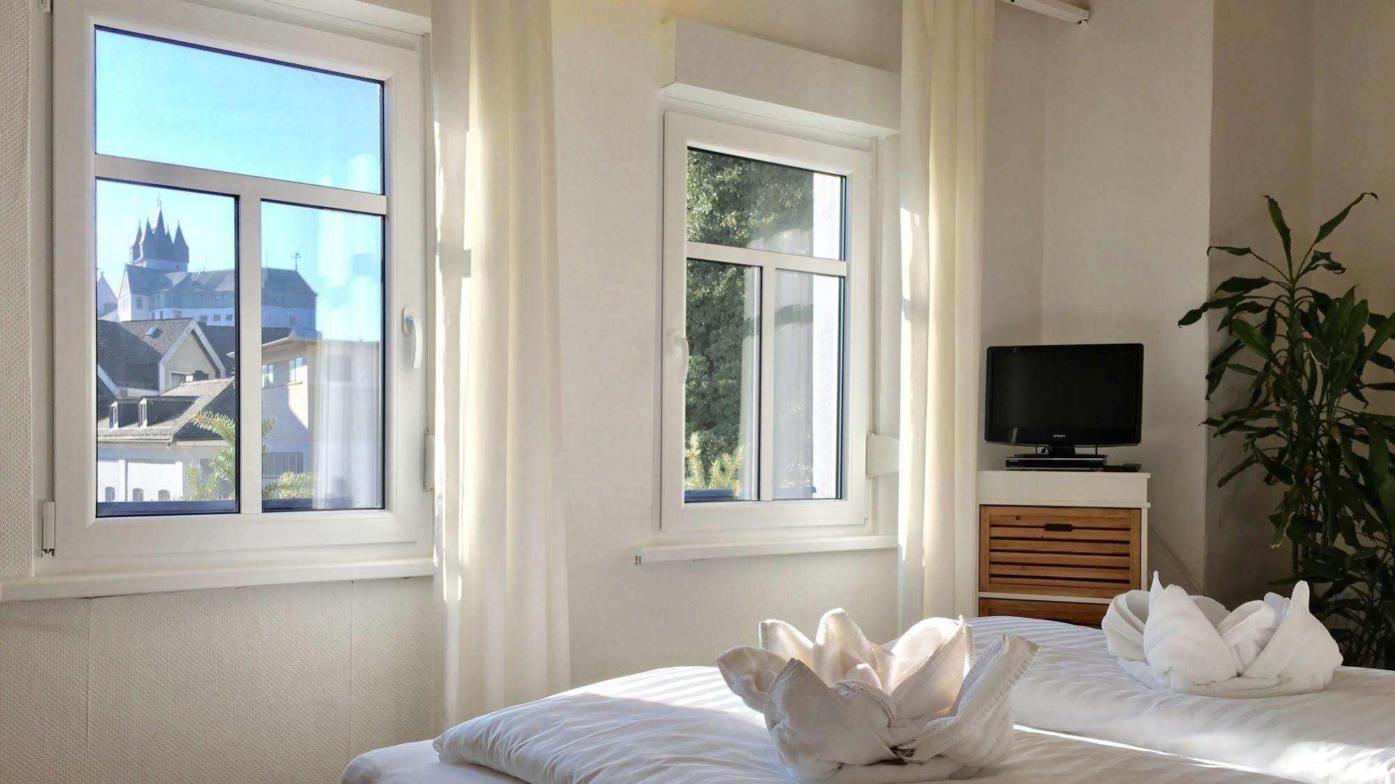 City Hotel Diez Bagian luar foto