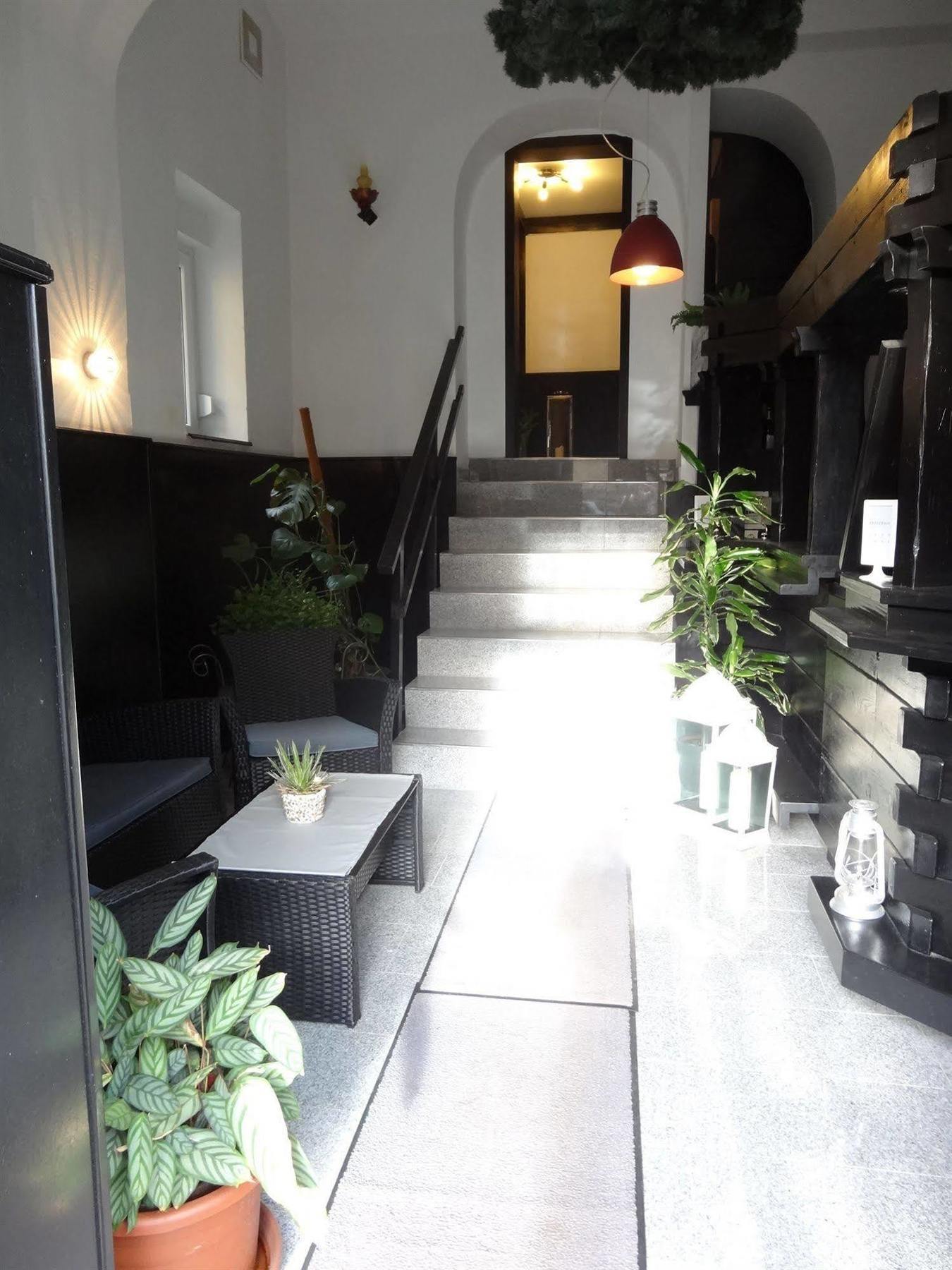 City Hotel Diez Bagian luar foto
